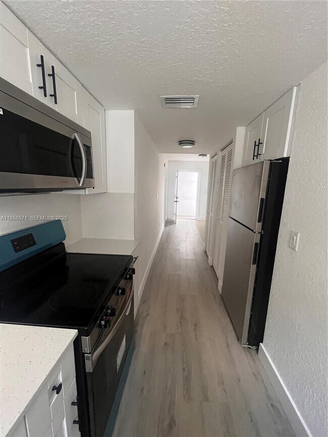 Building Photo - 3417 NW 22nd Ave