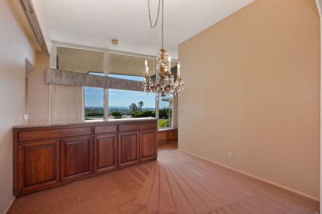 Building Photo - Luxury Living with Stunning 360-Degree Vie...