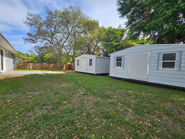 Building Photo - 8082 Sleepy Bay Blvd