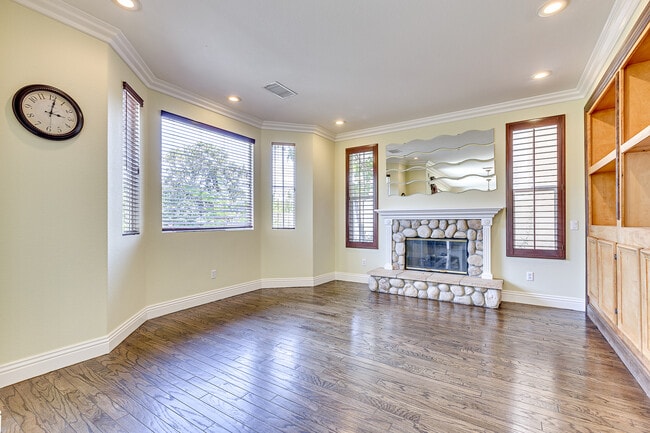 Building Photo - 5960 Juniper Ct