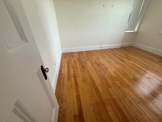 Building Photo - 504 Beacon St