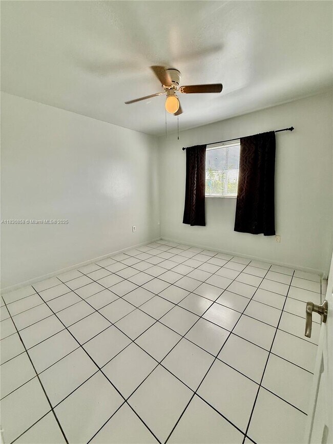 Building Photo - 3011 W 76th St