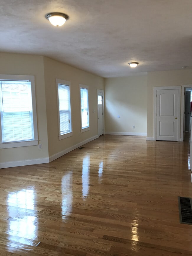 Building Photo - 14-16 Phillips Street