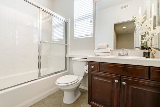 Building Photo - Immaculate 2 Bedroom Irvine Condo