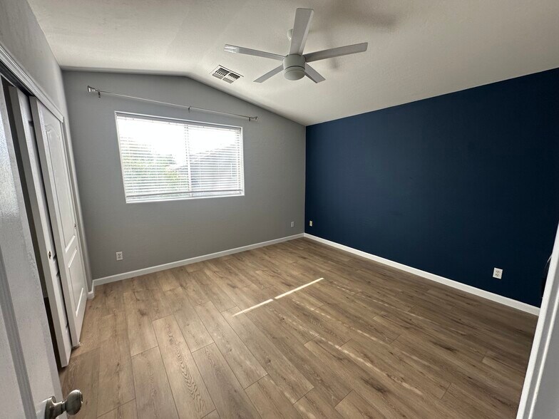 Building Photo - 17610 N 17th Pl