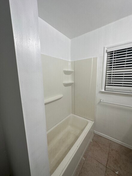 Building Photo - 10418 El Rancho Dr