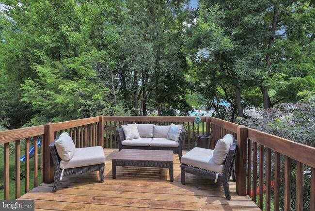Building Photo - 3 Bed 3 Bath Updated Townhouse In Lititz