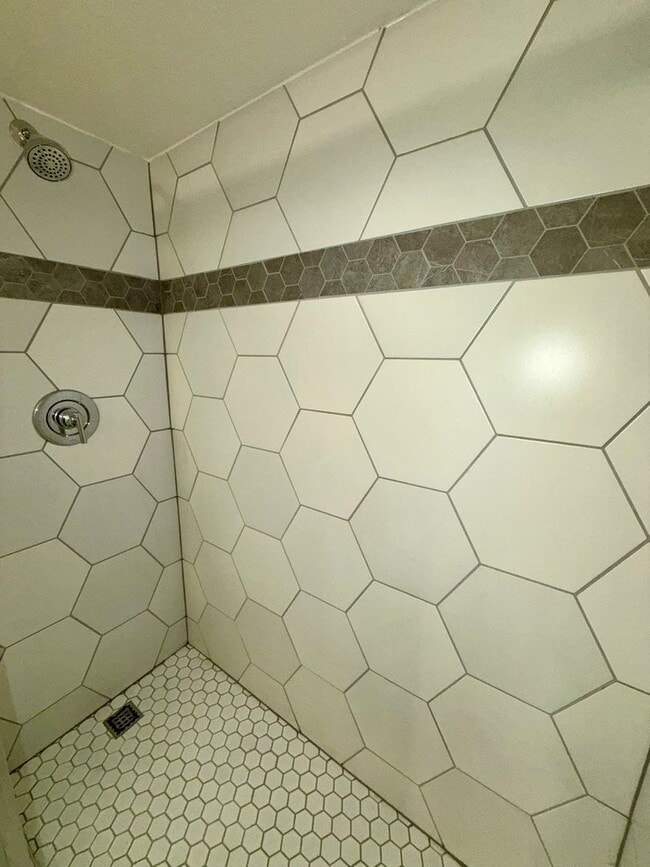 Building Photo - 1643 York Wy