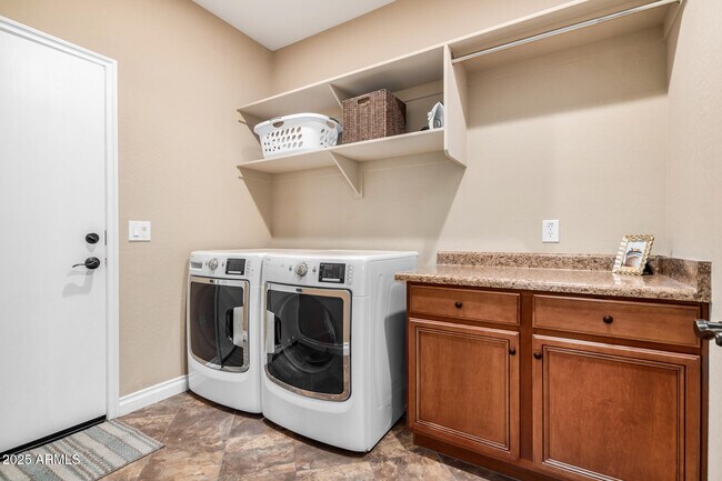 Building Photo - 856 E Harmony Wy