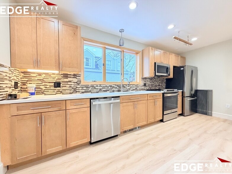 Building Photo - 48 Shannon St