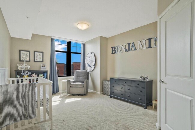 Building Photo - 1021 N Garfield St