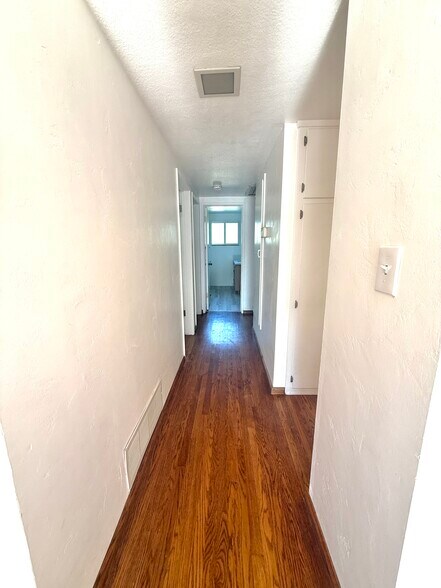 Building Photo - 1822 Wight Way