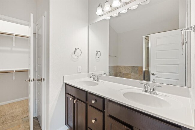 Building Photo - 506 Hummingbird Ln