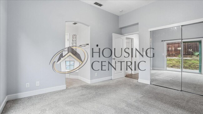 Building Photo - Stunning Single Story Fair Oaks Rental with Large Backyard in GREAT LOCATION!