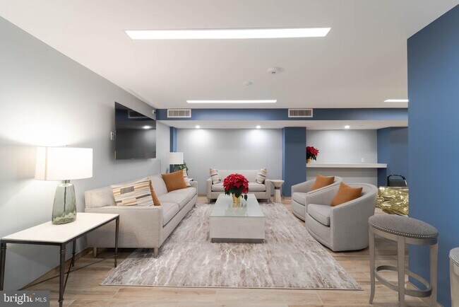 Building Photo - 1808 Old Meadow Rd