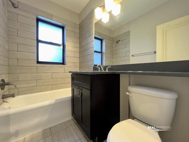 Building Photo - 0 bedroom in CHICAGO IL 60647