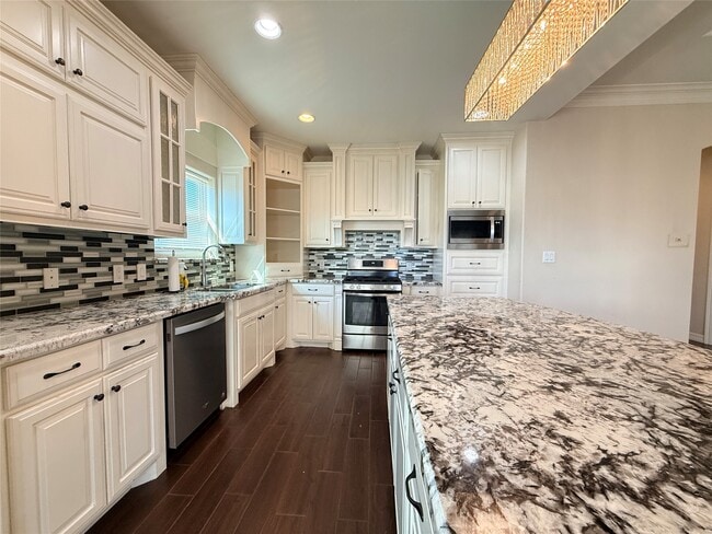 Building Photo - 4410 Sequoia Dr