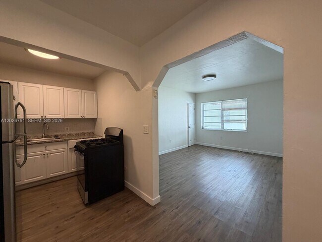 Building Photo - 541 SW 7th St