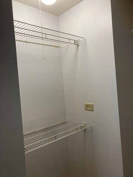 Building Photo - 929 Buccaneer Dr