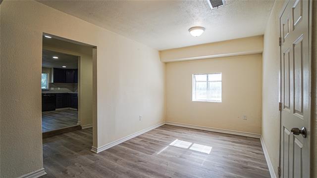 Building Photo - 1221 Cove Dr