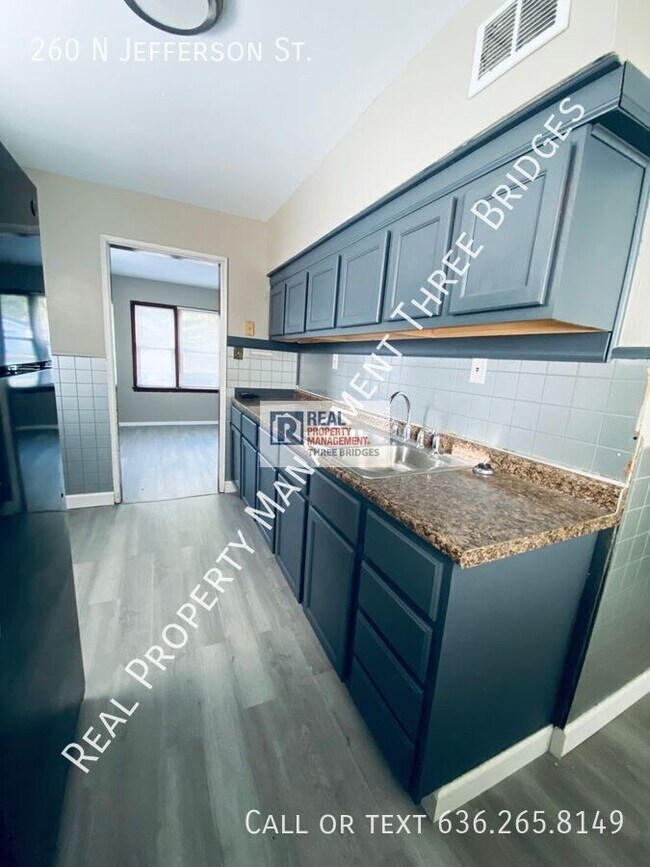 Building Photo - 260 N Jefferson St