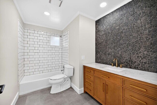 Building Photo - Not your average Davis rental.