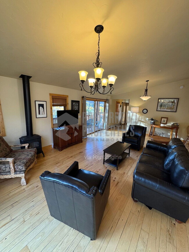 Building Photo - 2930 Alpenglow Way