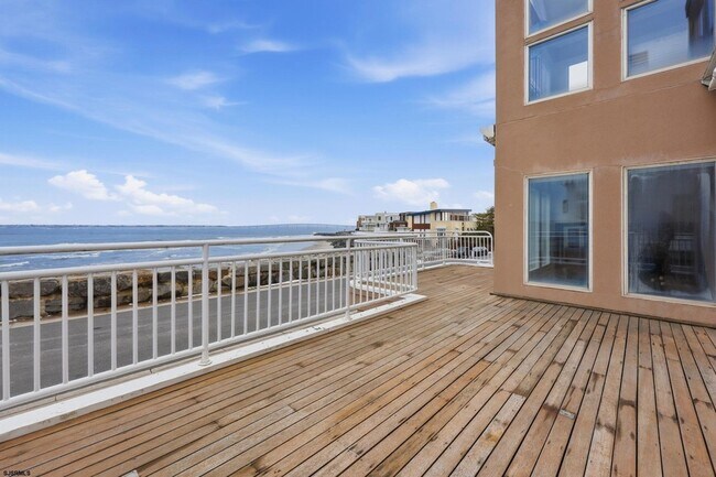 Building Photo - 119 S 11th Ave