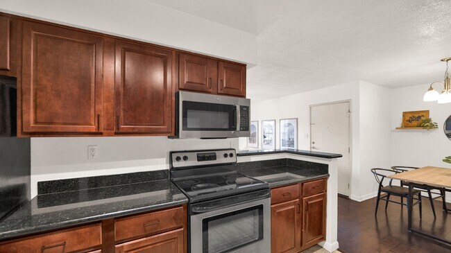 Building Photo - 5995 N 78th St