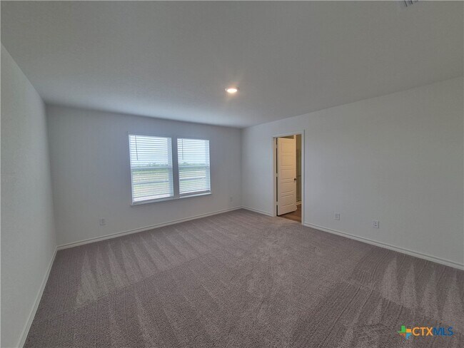Building Photo - 942 Bluegrass Pt