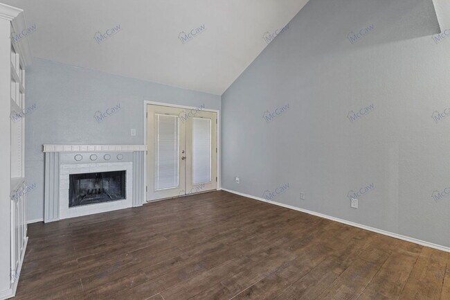 Building Photo - 2101 Park Willow Ln