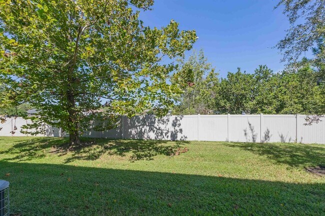 Building Photo - 345 Scrub Jay Dr