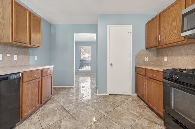 Building Photo - 17319 Lobo Trail