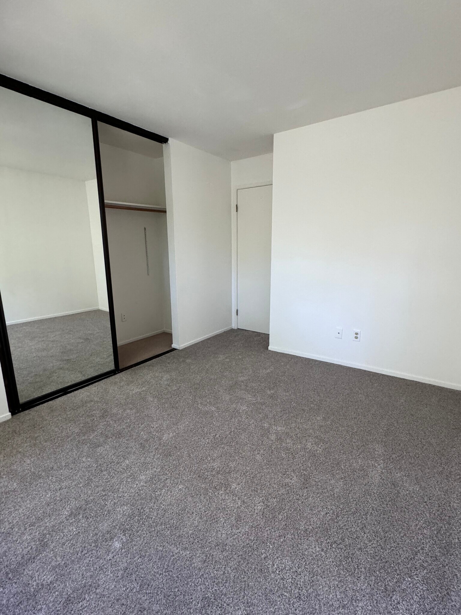 Building Photo - 184 W Agua Caliente Rd