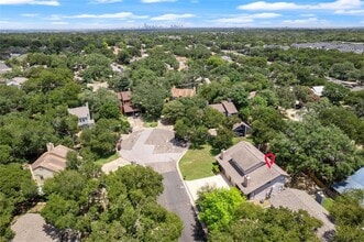 Building Photo - 8005 Hood Cir