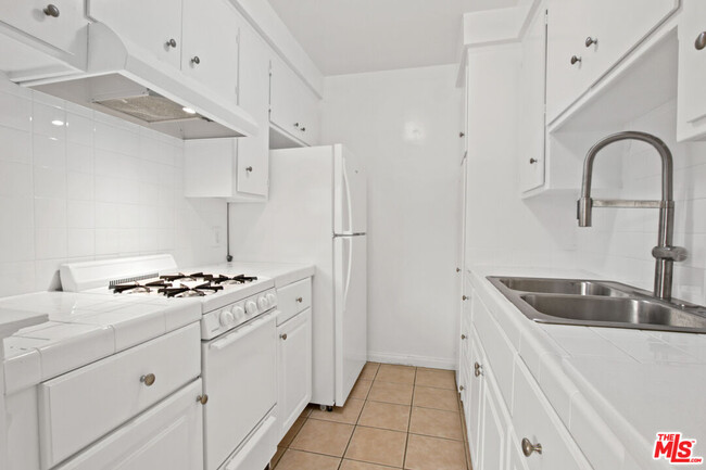 Building Photo - 12726 Caswell Ave