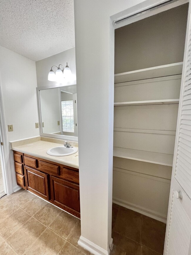 Building Photo - 954 Oyster Cove Rd