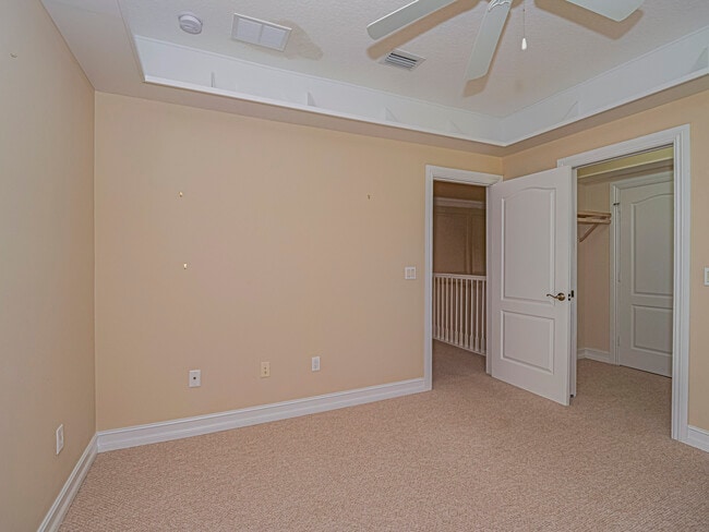 Building Photo - 1965 Bridgepointe Cir