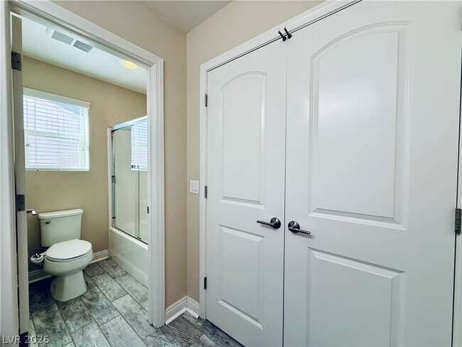Building Photo - 6544 Claystone Creek Ct