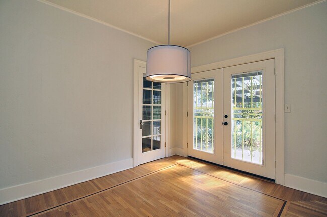 Building Photo - 3412 NE 59th Ave