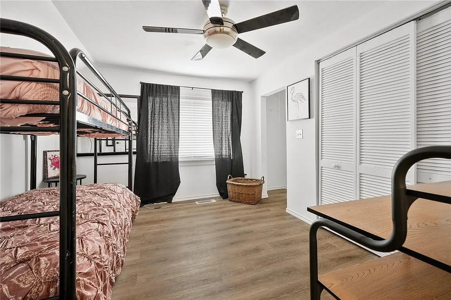 3rd floor guest room - 120 Retama Ln