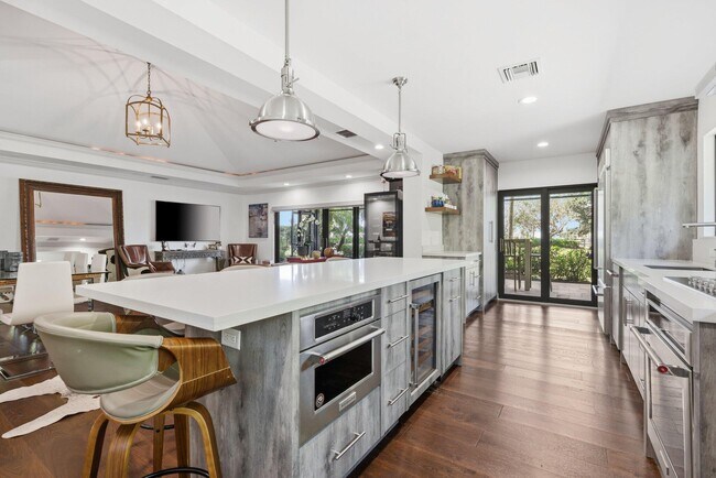 Building Photo - 2835 Polo Island Dr