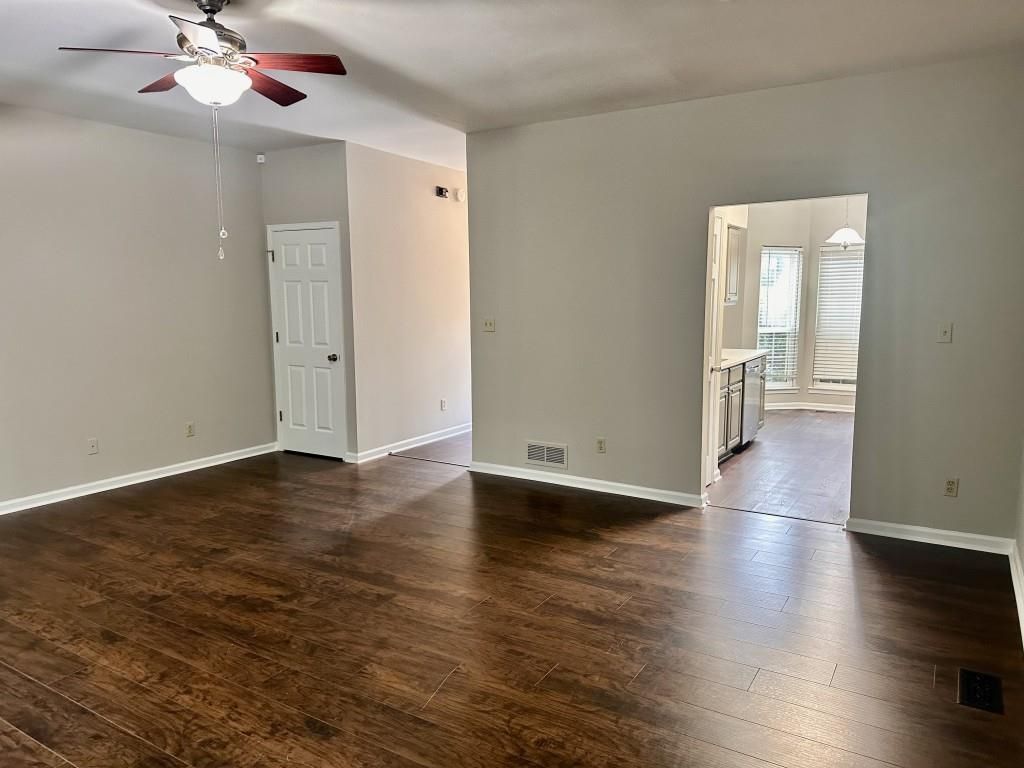 Building Photo - 2290 Fairways Ct