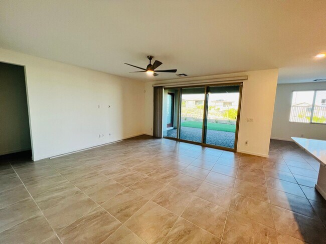 Building Photo - New Summerlin View