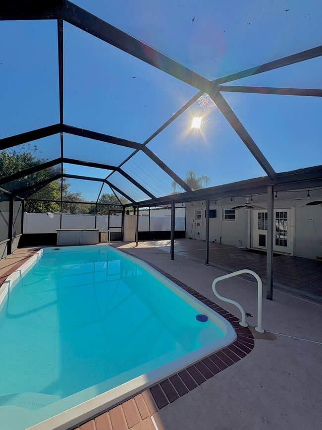 Building Photo - 2/2 POOL HOME IN PSL