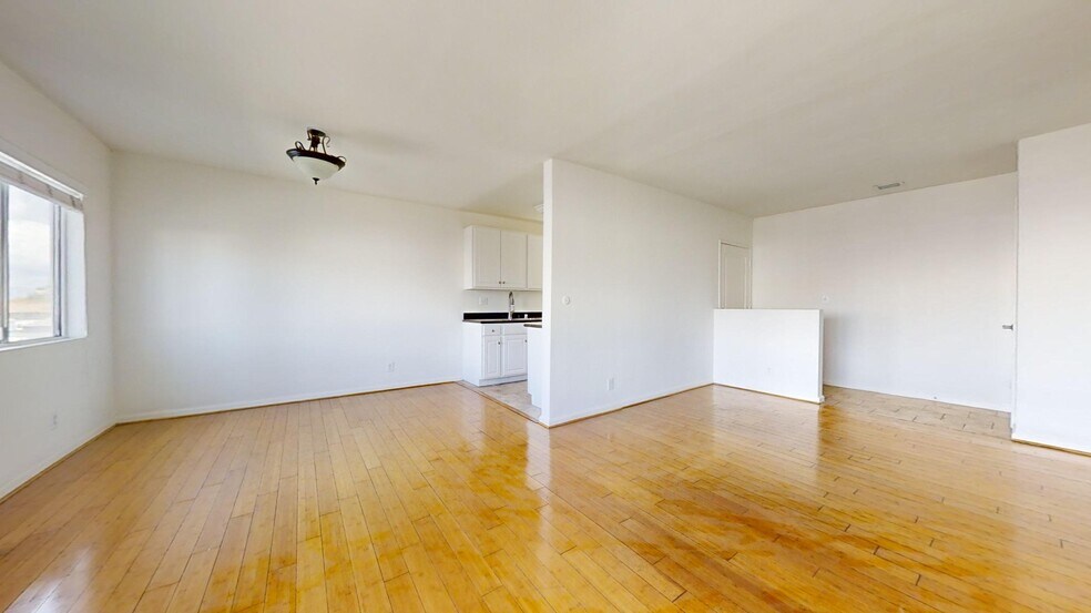 Building Photo - 20235 Cohasset St