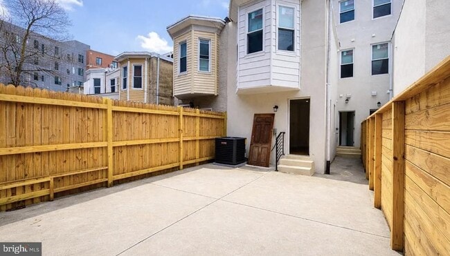 Building Photo - 3631 Warren St