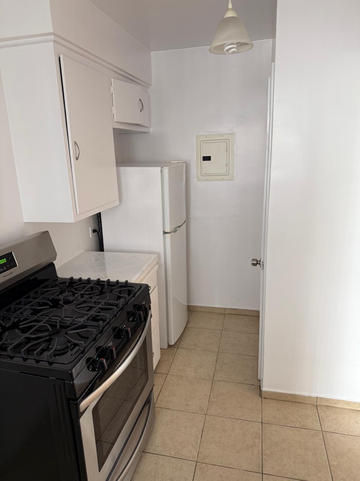 Kitchen - 1114 N Sweetzer Ave