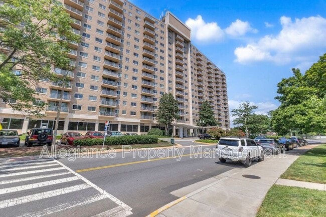 Building Photo - 1225 Martha Custis Dr