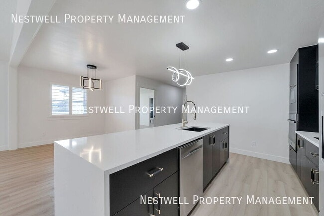 Building Photo - 353 Redberry Rd